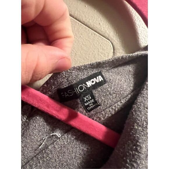 Fashion Nova Grey Long Sleeve Crop Top Woman’s Size XS - Picture 5 of 9